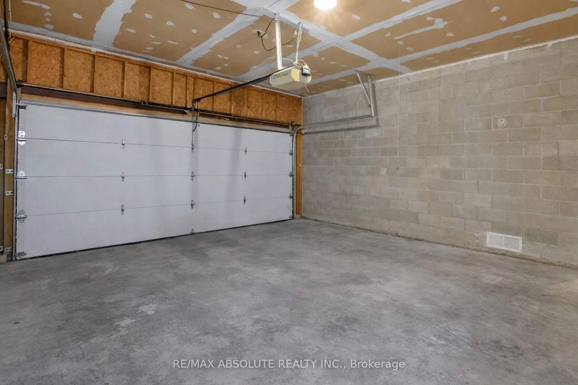 Photo 49 of 18 Pine Needles Court, Ottawa, Stittsville (Central) — HOMEH