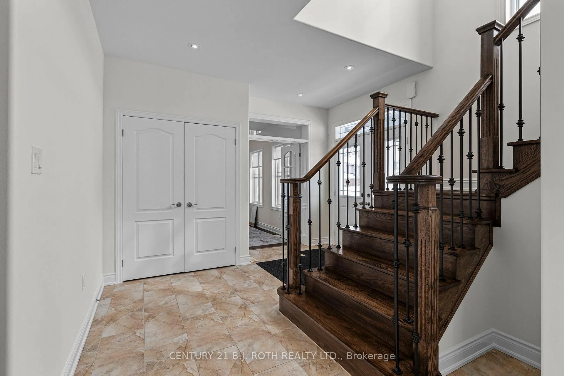 Photo 4 of 2978 Annalysse Drive, Orillia — HOMEH
