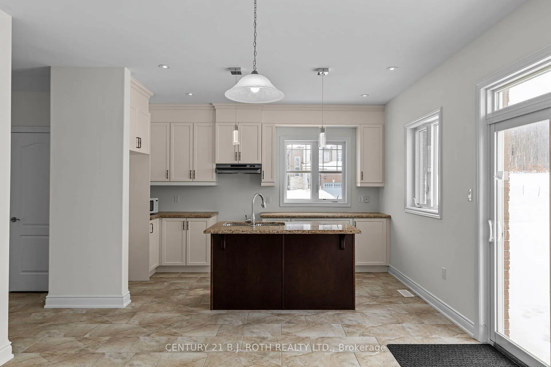 Photo 5 of 2978 Annalysse Drive, Orillia — HOMEH