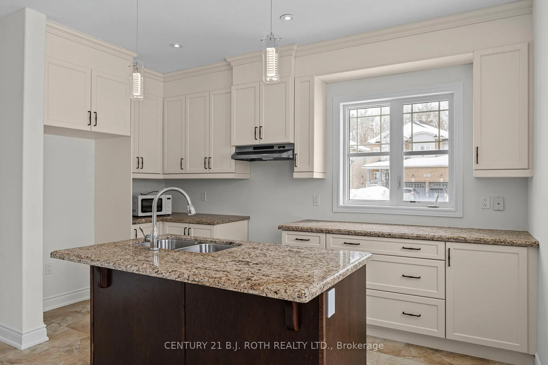 Photo 8 of 2978 Annalysse Drive, Orillia — HOMEH