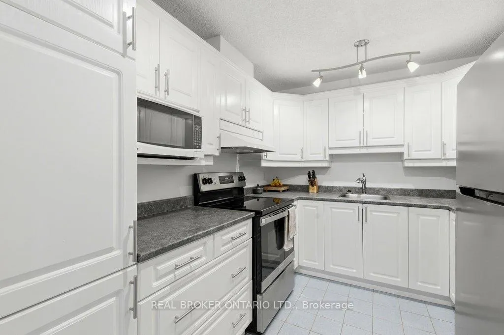Photo 6 of Unit 1613, 40 Landry Street, Ottawa, Vanier — HOMEH