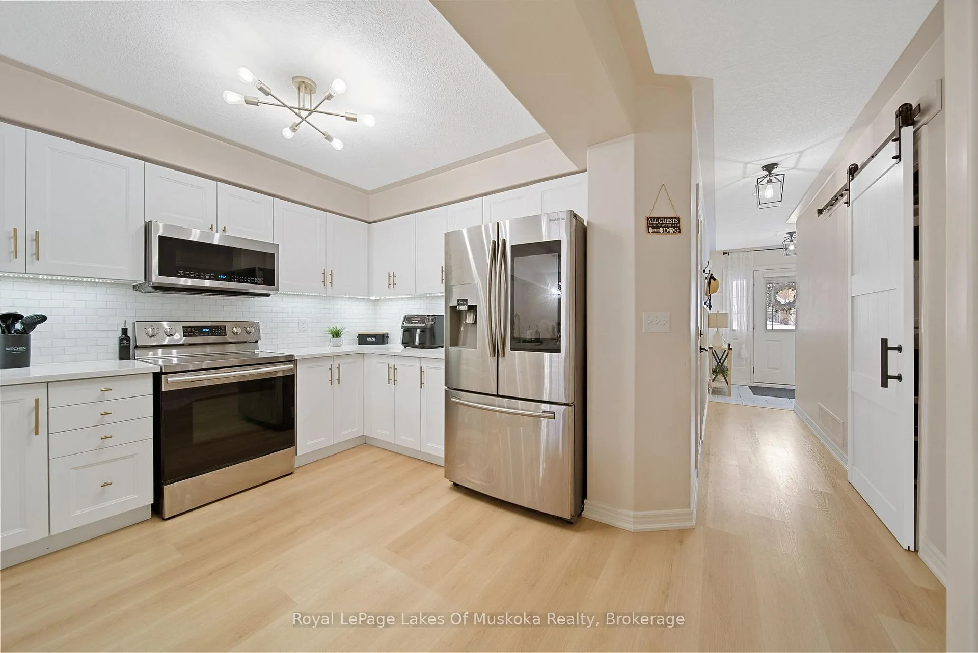 Photo 7 of 70 Pearl Drive, Orillia — HOMEH
