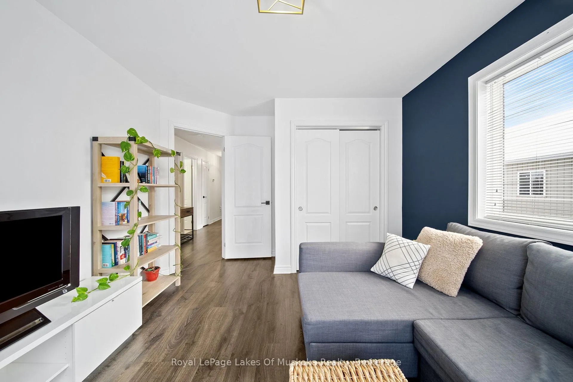 Photo 19 of 70 Pearl Drive, Orillia — HOMEH