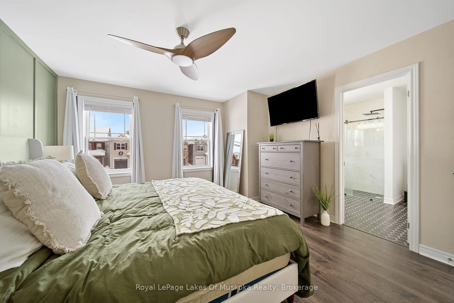 Photo 24 of 70 Pearl Drive, Orillia — HOMEH