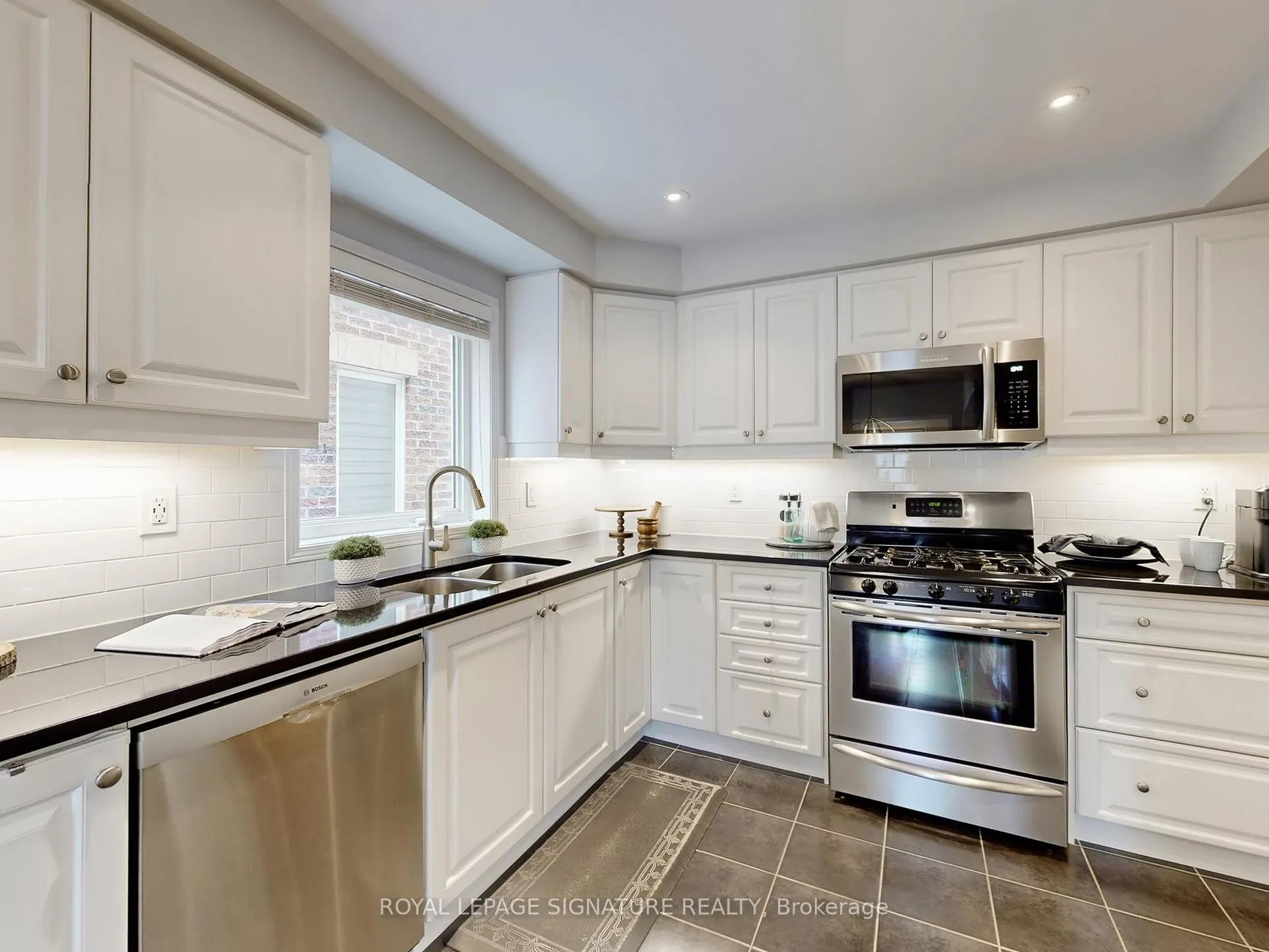 Photo 14 of 24 Stockport Road, Markham, Cornell — HOMEH