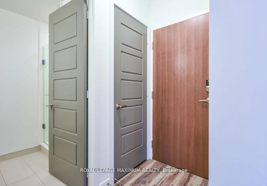 Photo 3 of Unit B417, 271 Sea Ray Avenue, Innisfil, Rural Innisfil — HOMEH