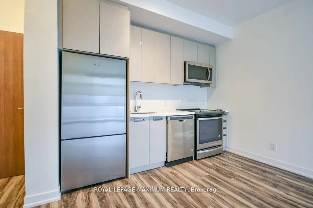 Photo 11 of Unit B417, 271 Sea Ray Avenue, Innisfil, Rural Innisfil — HOMEH