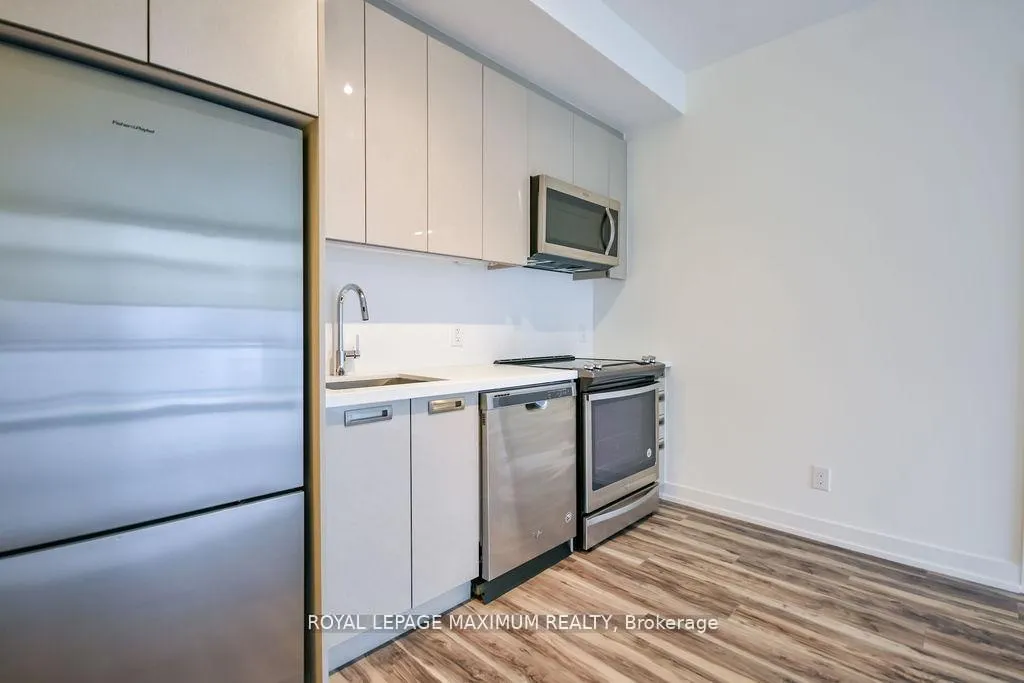 Photo 12 of Unit B417, 271 Sea Ray Avenue, Innisfil, Rural Innisfil — HOMEH