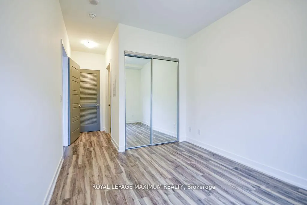 Photo 26 of Unit B417, 271 Sea Ray Avenue, Innisfil, Rural Innisfil — HOMEH