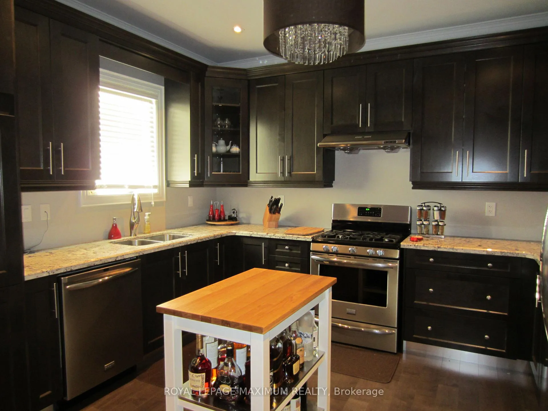 Photo 12 of 16 Orion Avenue, Vaughan, Vellore Village — HOMEH