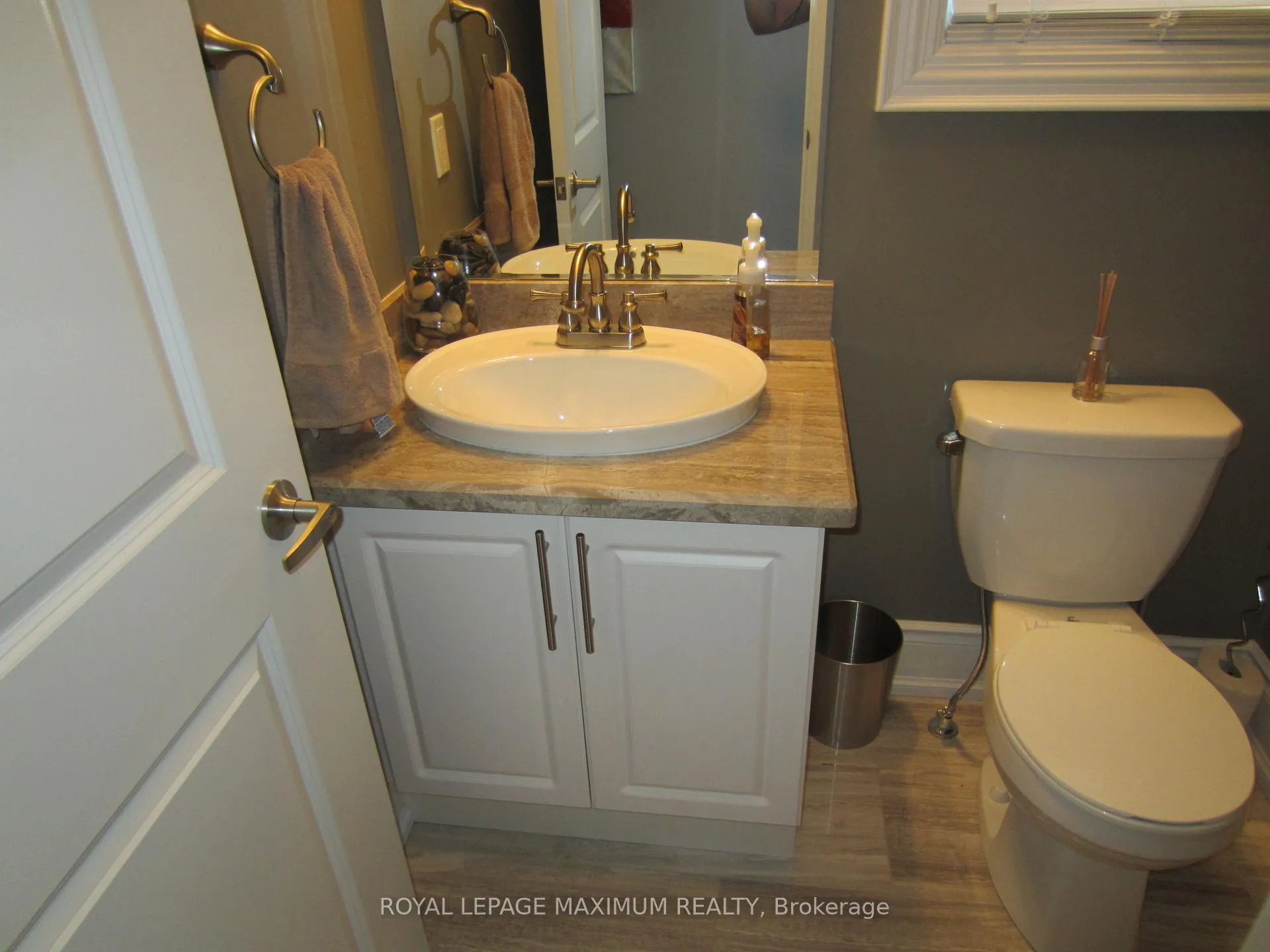 Photo 13 of 16 Orion Avenue, Vaughan, Vellore Village — HOMEH