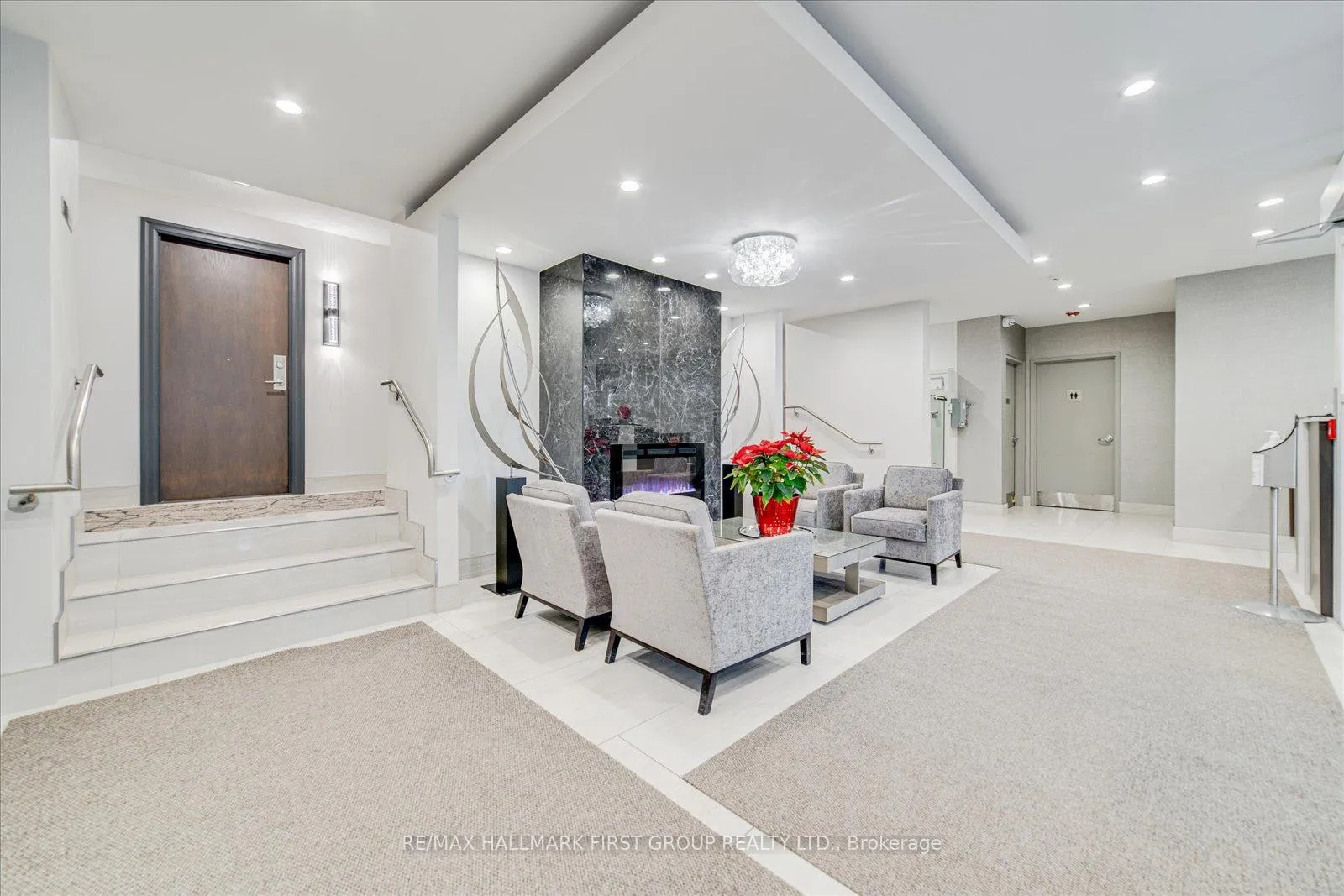 Photo 5 of Unit 218, 340 Watson Street W, Whitby, Port Whitby — HOMEH