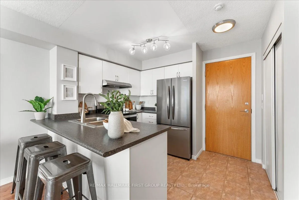 Photo 7 of Unit 218, 340 Watson Street W, Whitby, Port Whitby — HOMEH