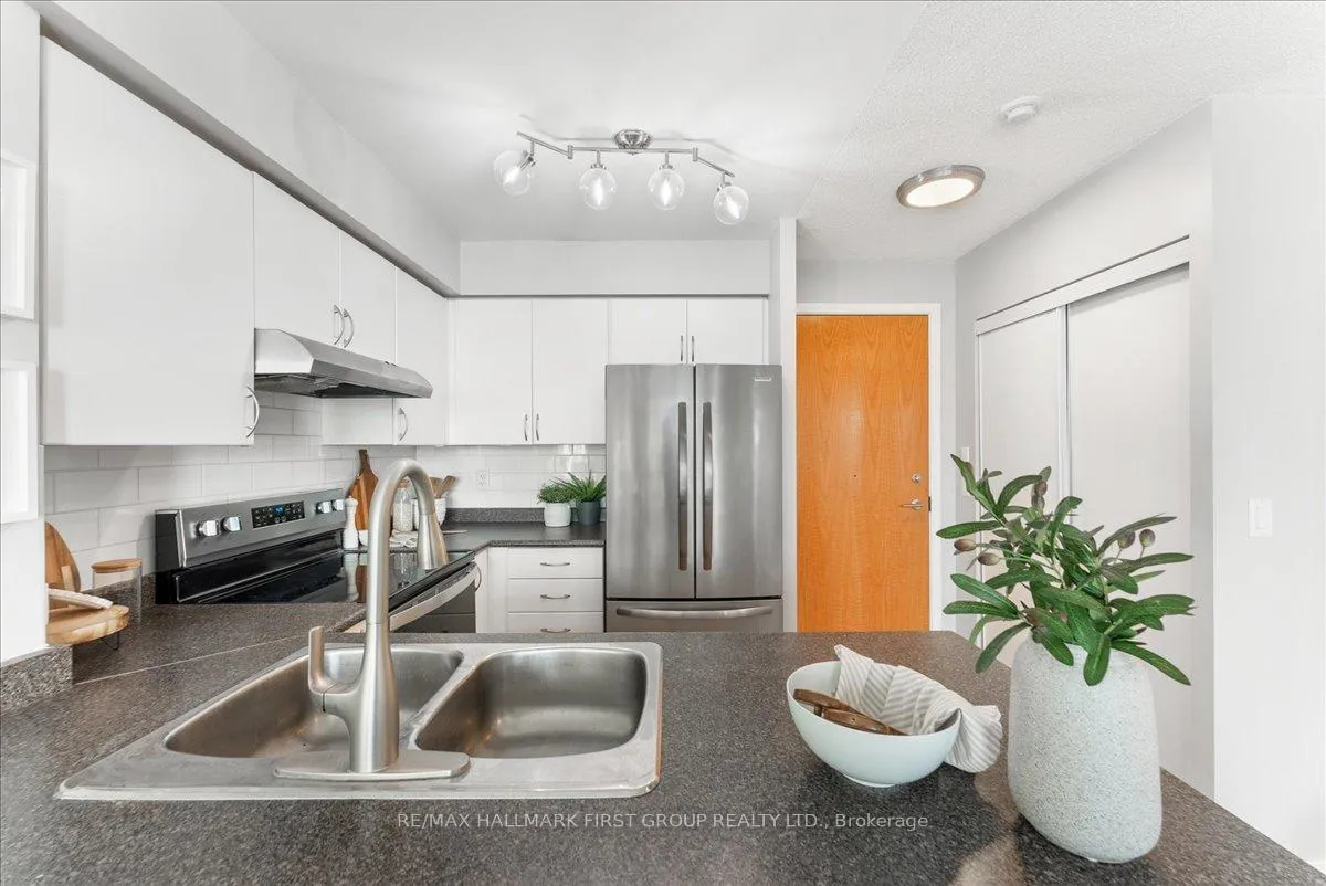 Photo 8 of Unit 218, 340 Watson Street W, Whitby, Port Whitby — HOMEH