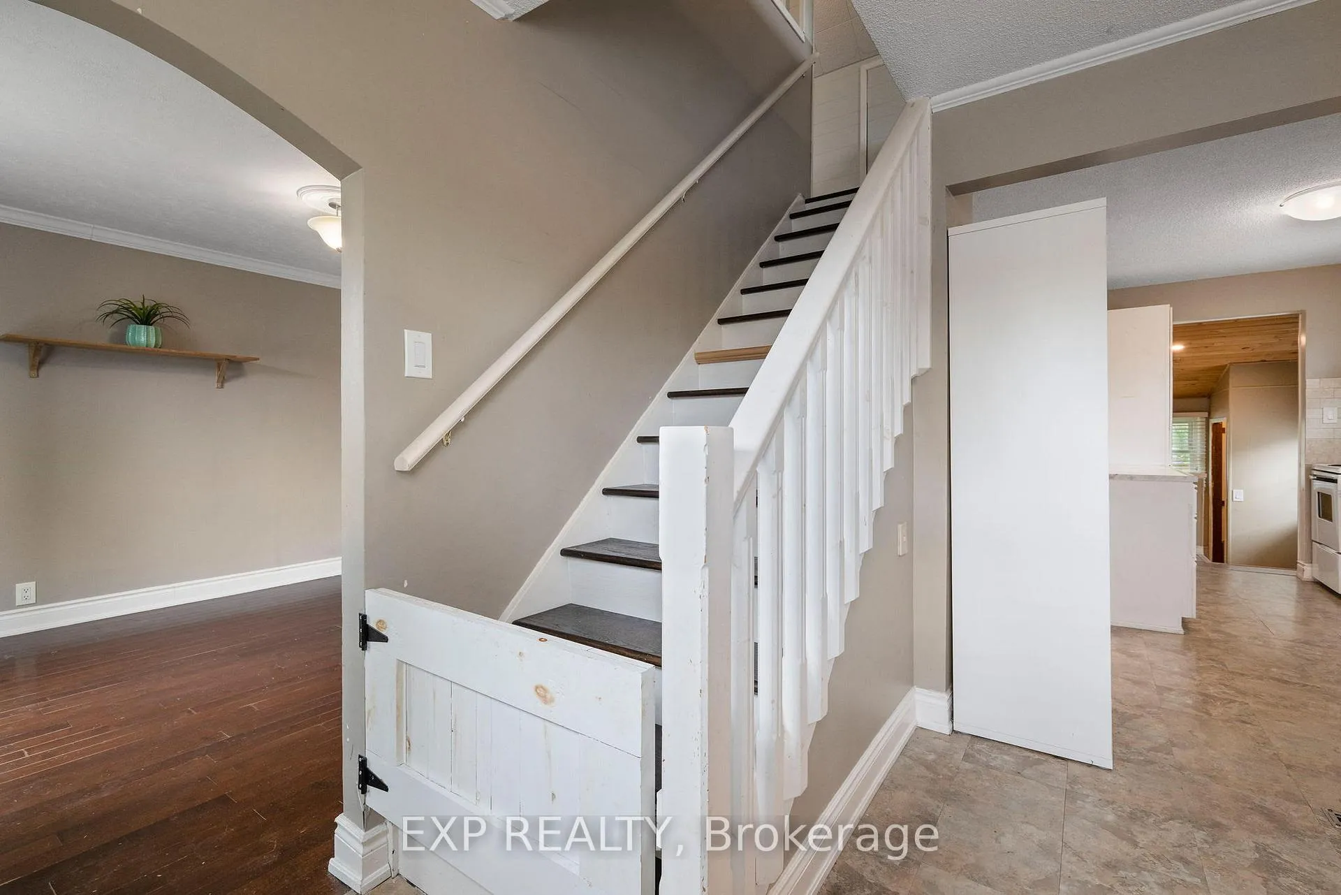 Photo 7 of 229 Morton Street, Thorold, Allanburg/Thorold South — HOMEH