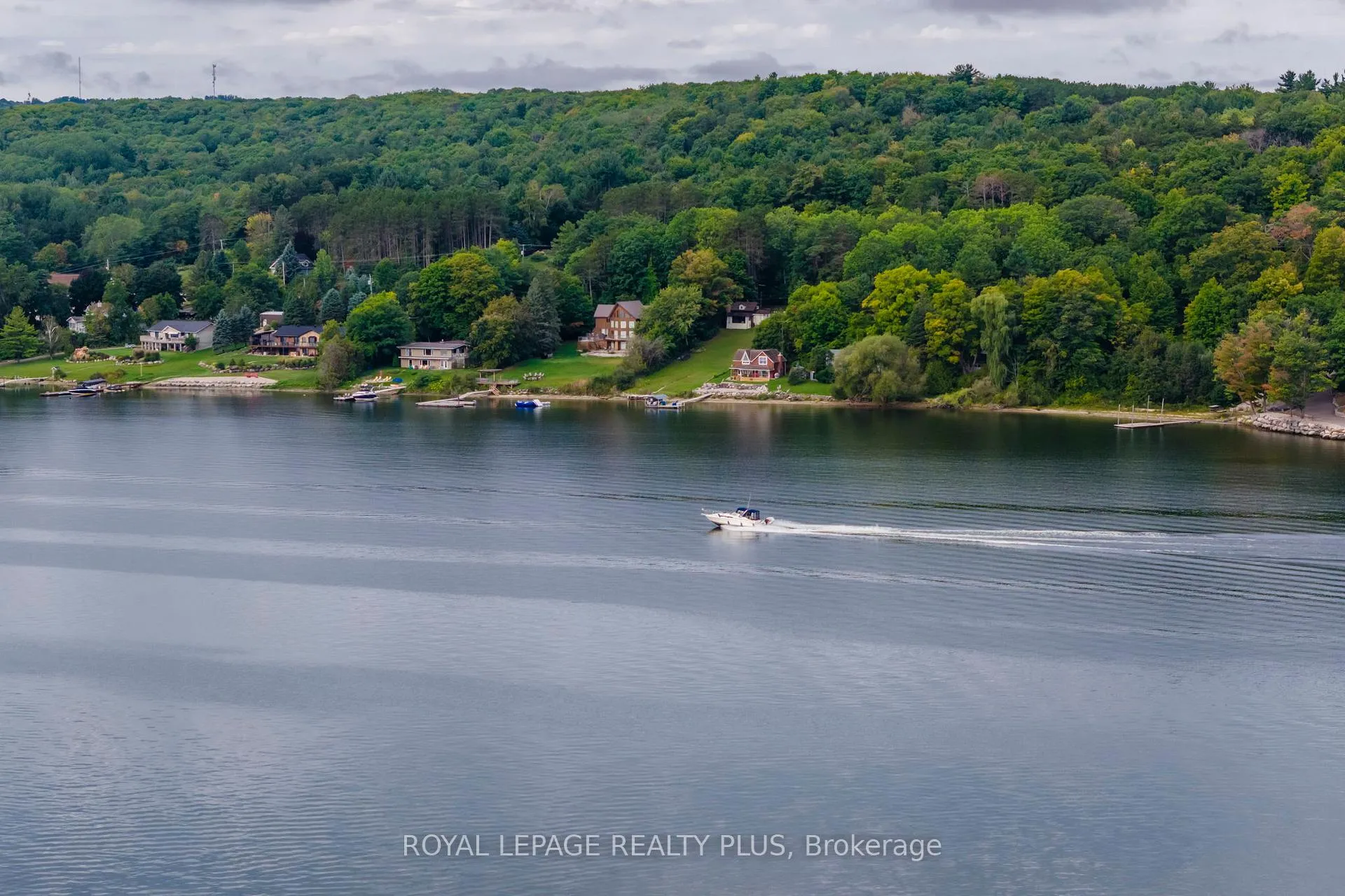 Photo 12 of 20 Navigator Road, Penetanguishene — HOMEH