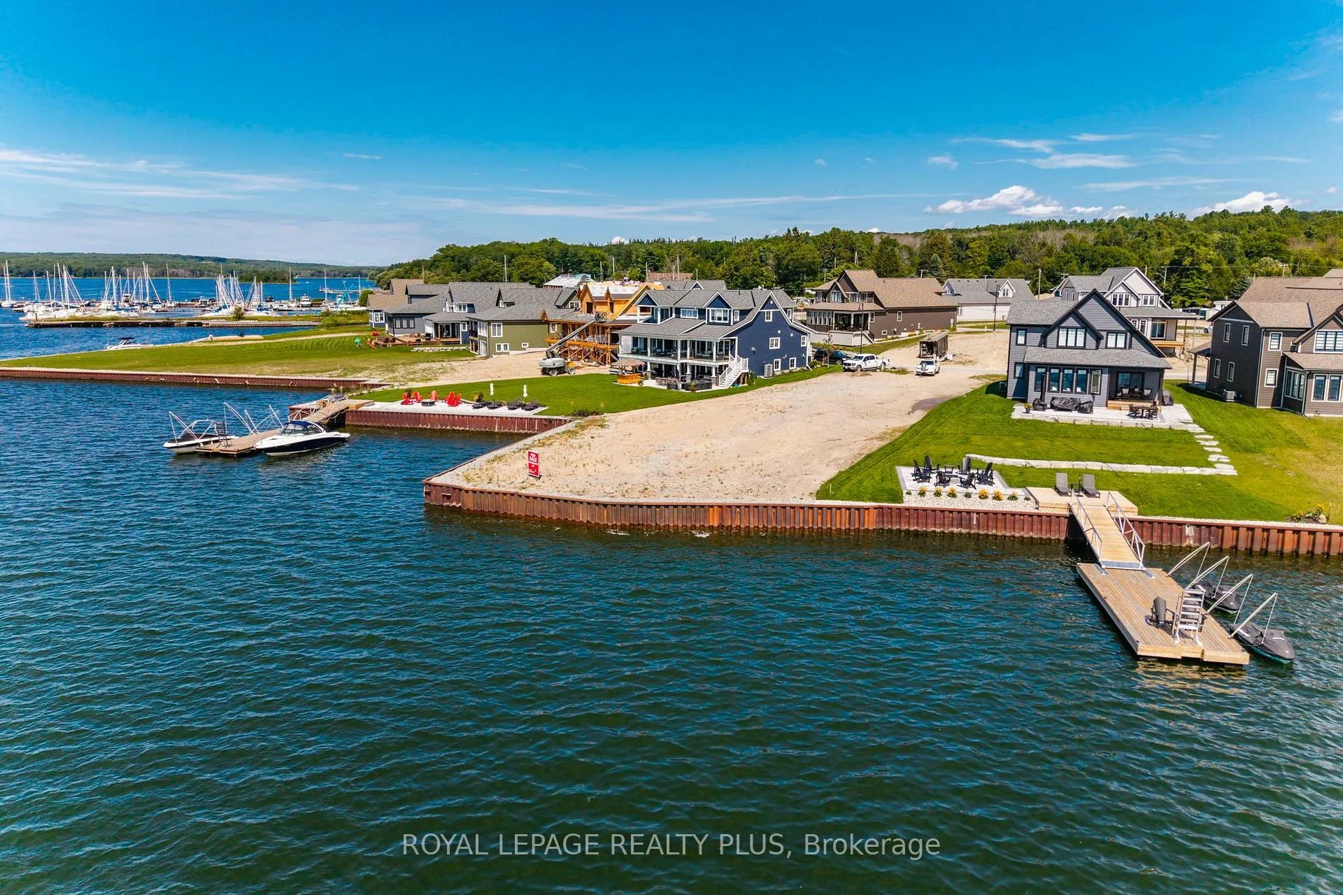 Photo 8 of 20 Navigator Road, Penetanguishene — HOMEH