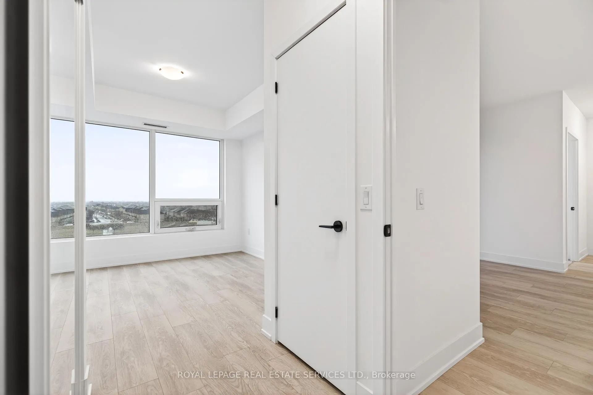 Photo 7 of Unit 512, 2450 Old Bronte Road, Oakville, Westmount — HOMEH
