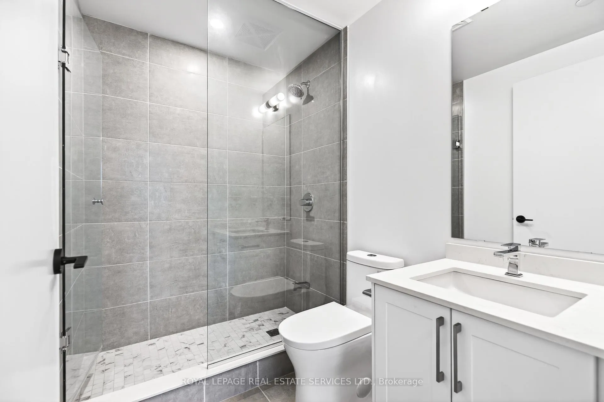 Photo 11 of Unit 512, 2450 Old Bronte Road, Oakville, Westmount — HOMEH