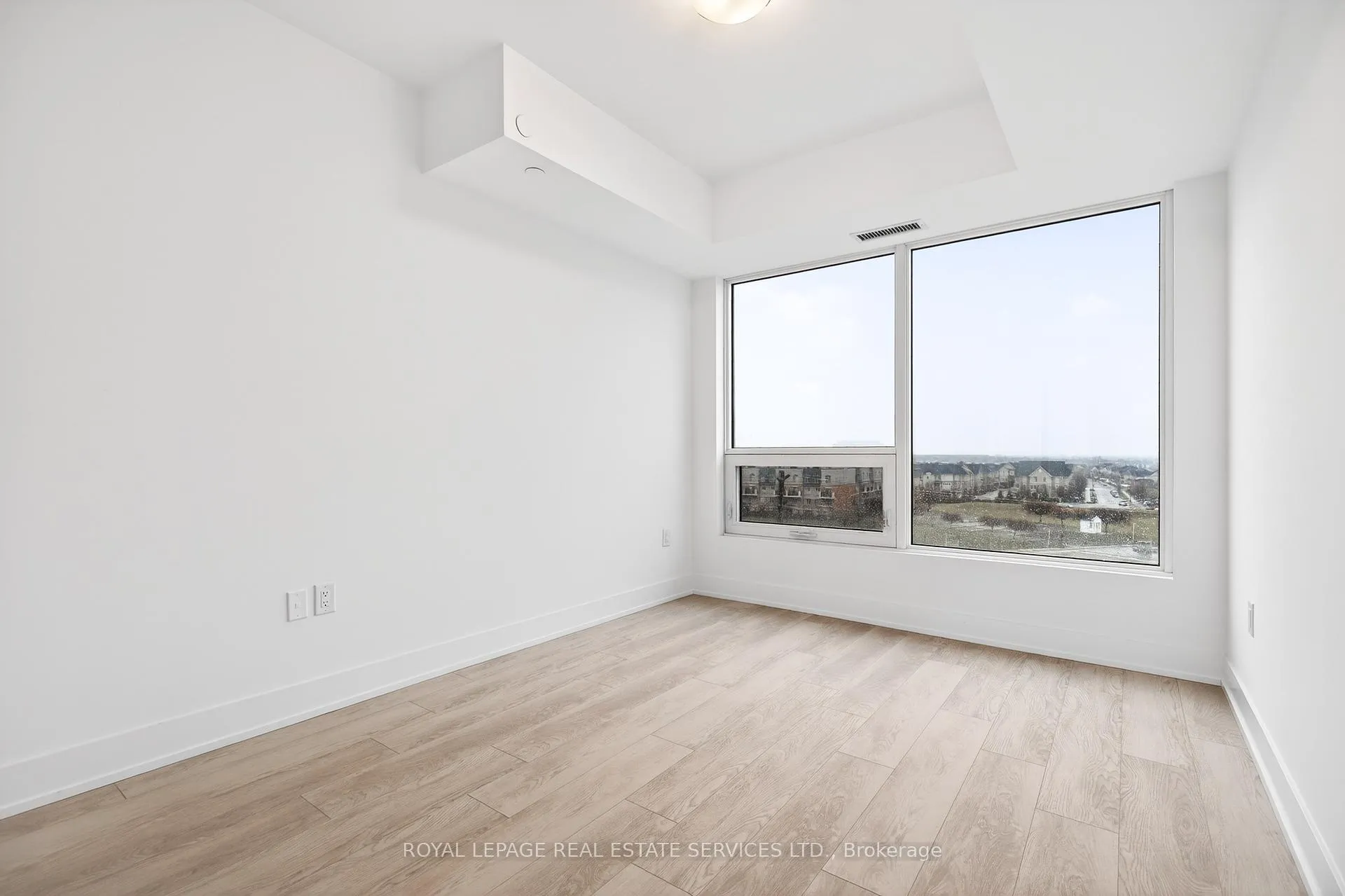 Photo 13 of Unit 512, 2450 Old Bronte Road, Oakville, Westmount — HOMEH
