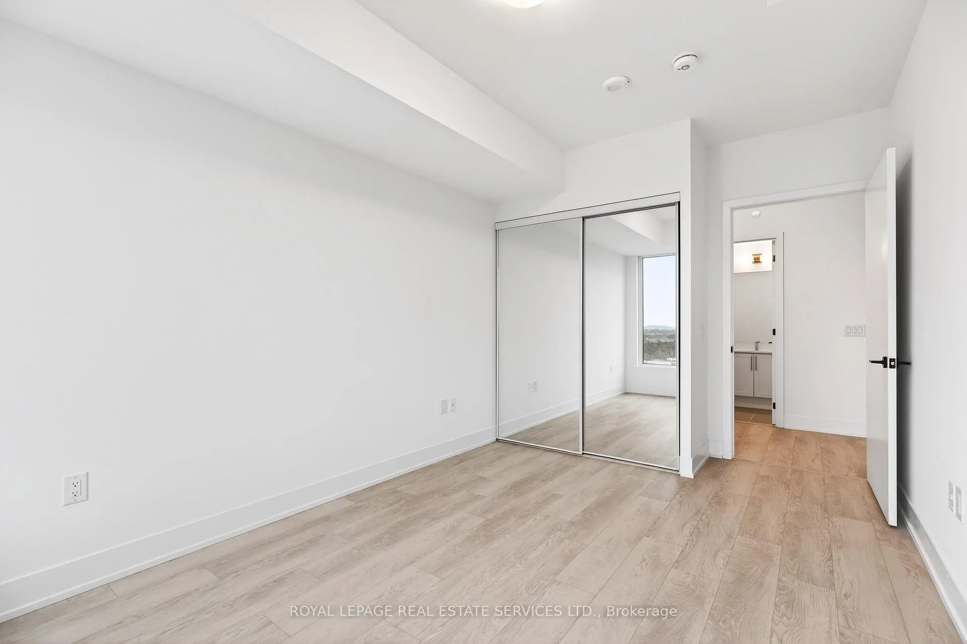 Photo 15 of Unit 512, 2450 Old Bronte Road, Oakville, Westmount — HOMEH
