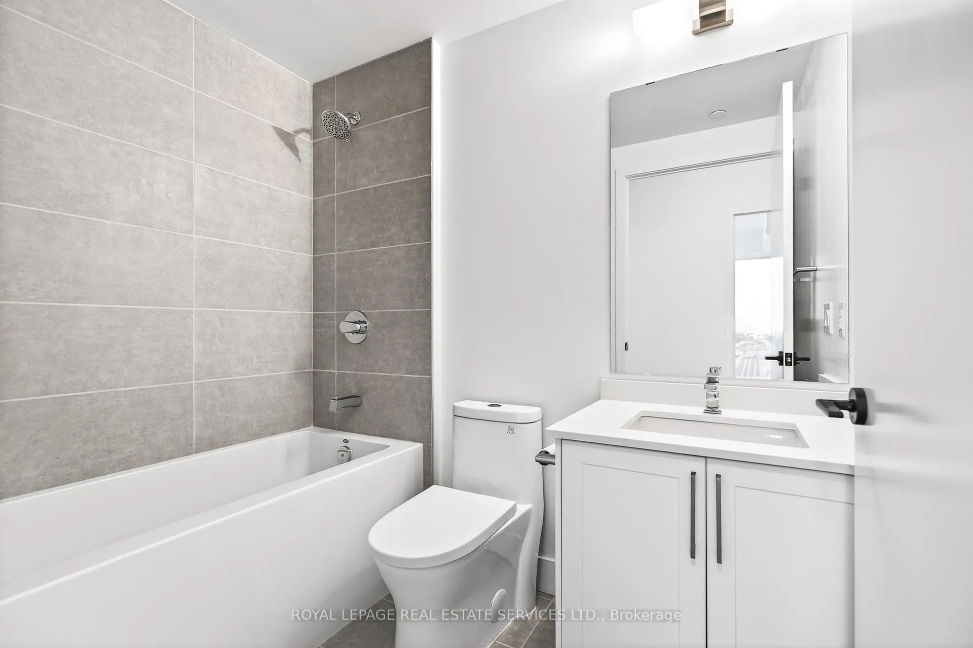 Photo 16 of Unit 512, 2450 Old Bronte Road, Oakville, Westmount — HOMEH