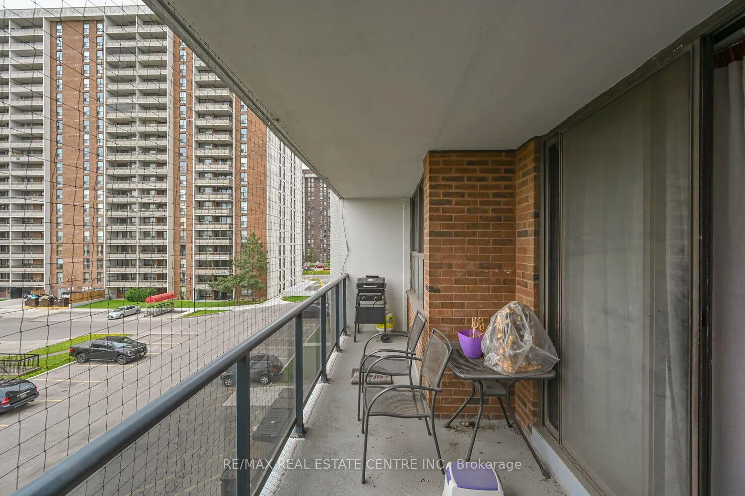 Photo 3 of Unit 403, 21 Knightsbridge Road, Brampton, Queen Street Corridor — HOMEH