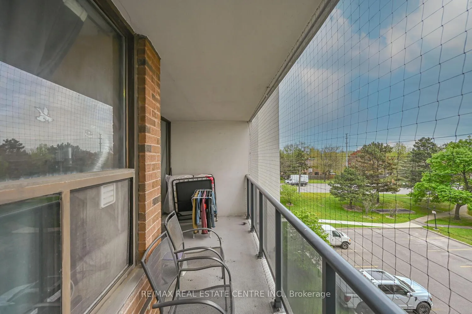 Photo 4 of Unit 403, 21 Knightsbridge Road, Brampton, Queen Street Corridor — HOMEH