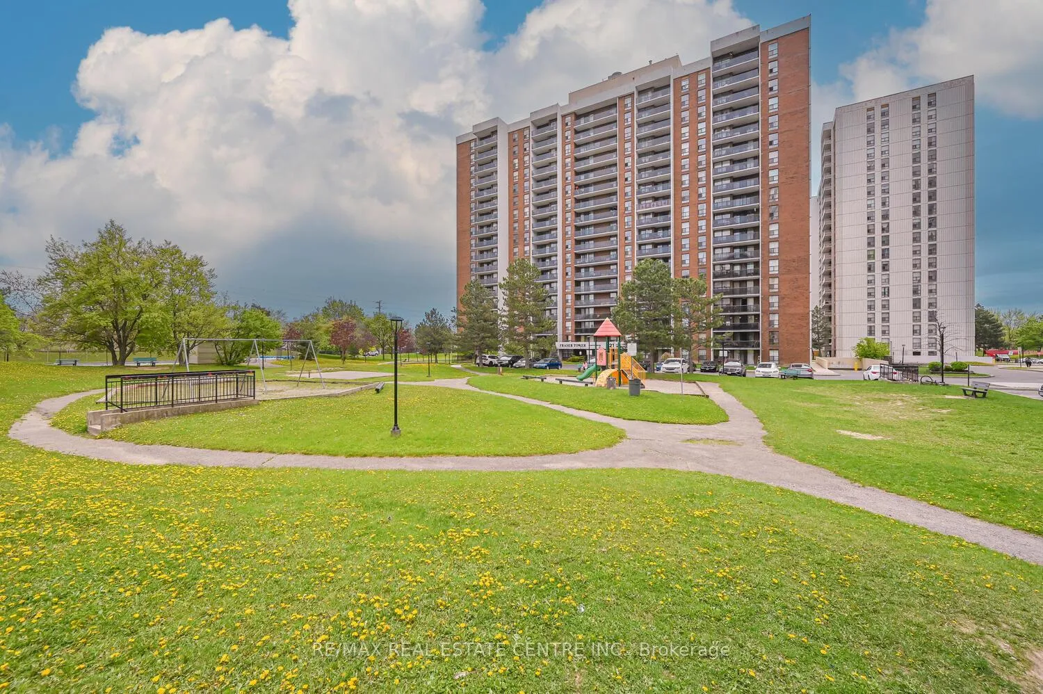 Photo 5 of Unit 403, 21 Knightsbridge Road, Brampton, Queen Street Corridor — HOMEH