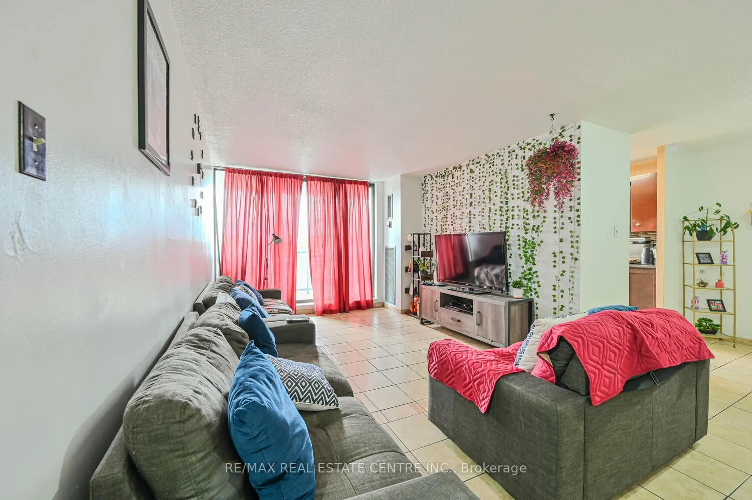 Photo 8 of Unit 403, 21 Knightsbridge Road, Brampton, Queen Street Corridor — HOMEH