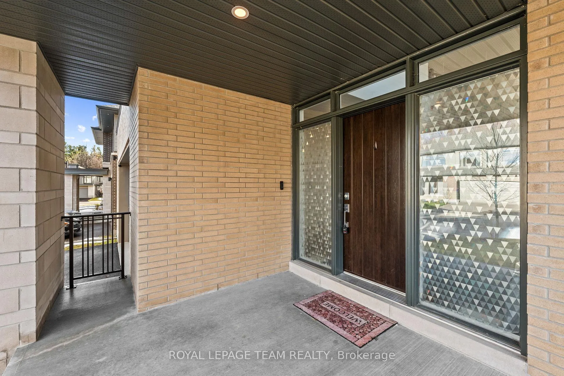 Photo 2 of 200 Ketchikan Crescent, Ottawa, Kanata - Kanata Lakes/Heritage Hills — HOMEH