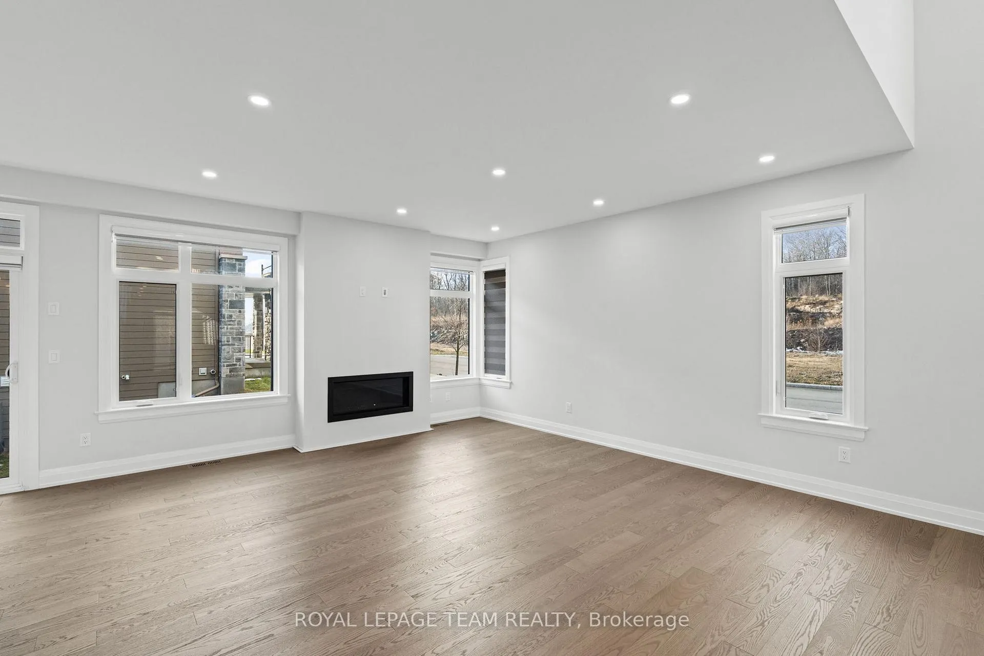 Photo 8 of 200 Ketchikan Crescent, Ottawa, Kanata - Kanata Lakes/Heritage Hills — HOMEH