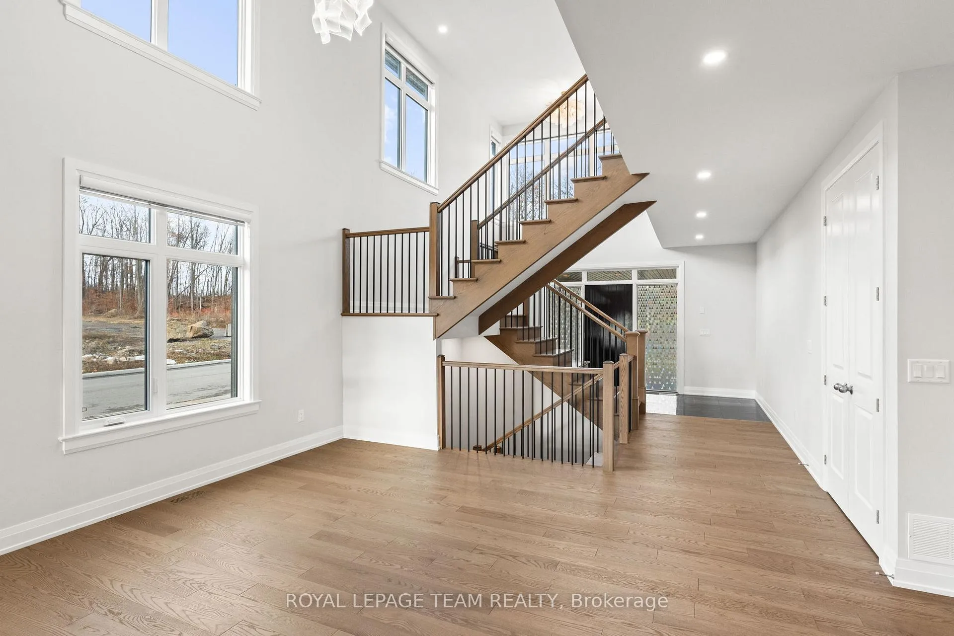 Photo 12 of 200 Ketchikan Crescent, Ottawa, Kanata - Kanata Lakes/Heritage Hills — HOMEH