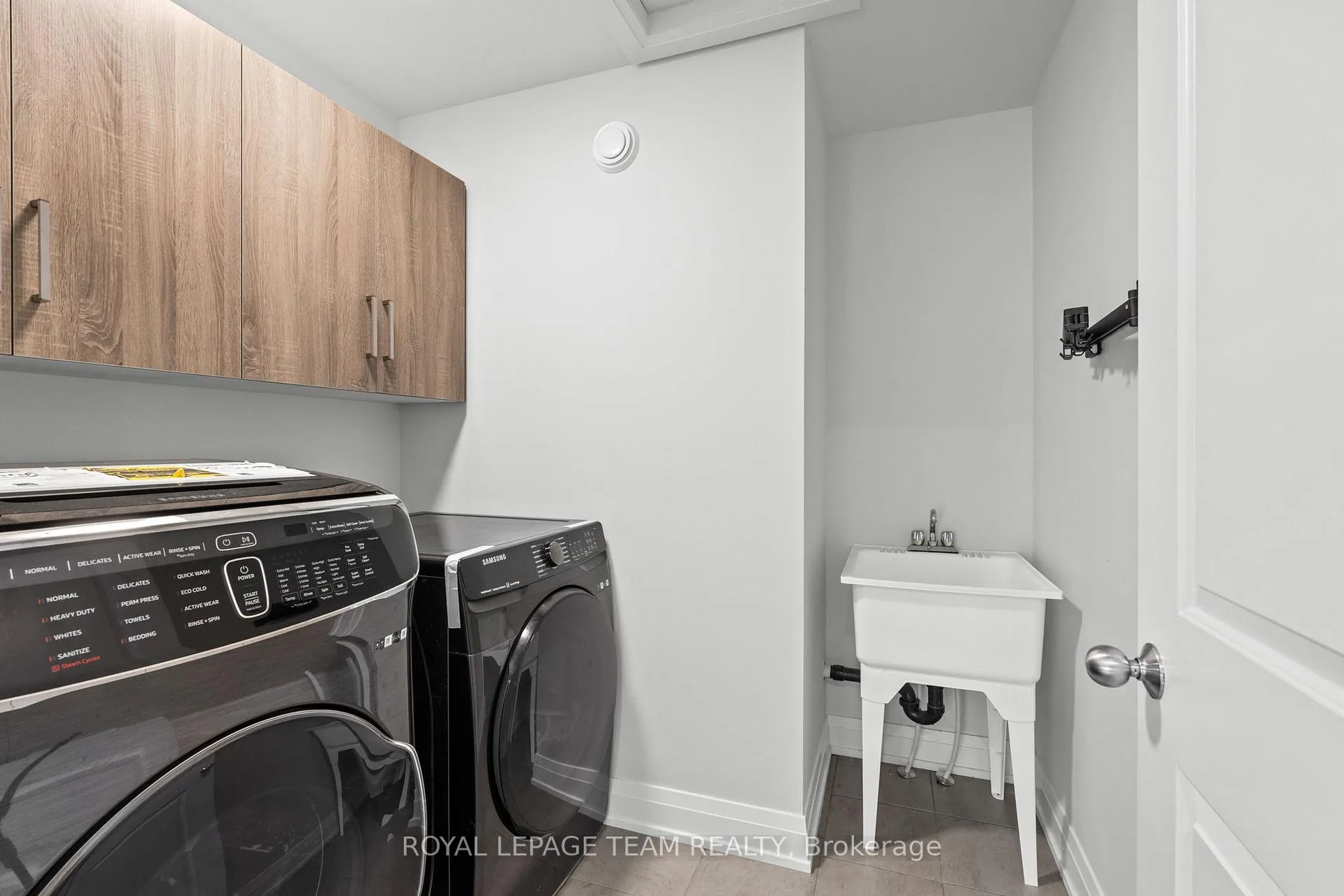 Photo 38 of 200 Ketchikan Crescent, Ottawa, Kanata - Kanata Lakes/Heritage Hills — HOMEH