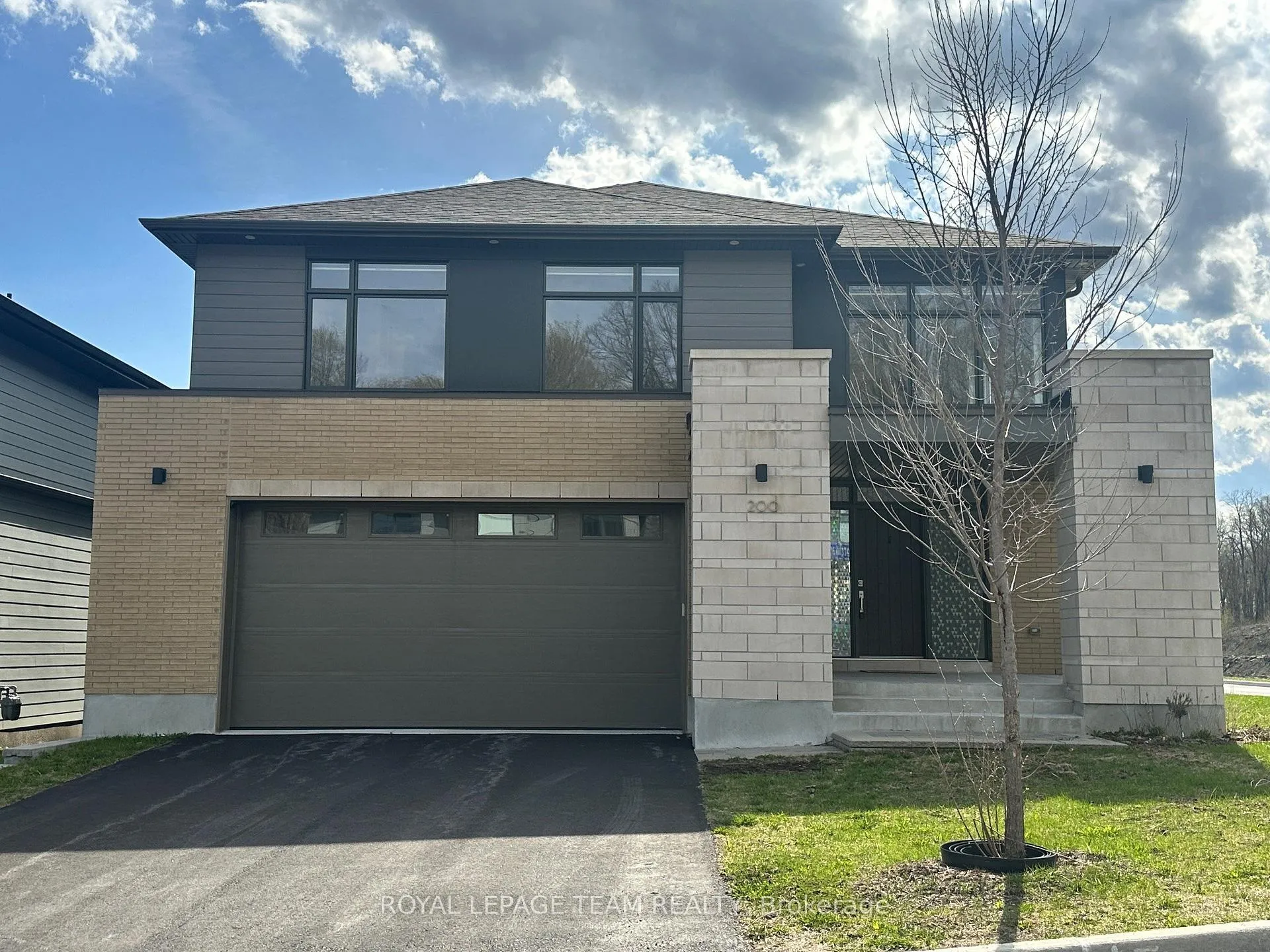 Photo 1 of 200 Ketchikan Crescent, Ottawa, Kanata - Kanata Lakes/Heritage Hills — HOMEH