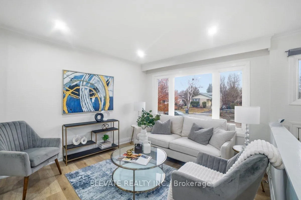 Photo 4 of 19 Madoc Drive, Brampton, Madoc — HOMEH
