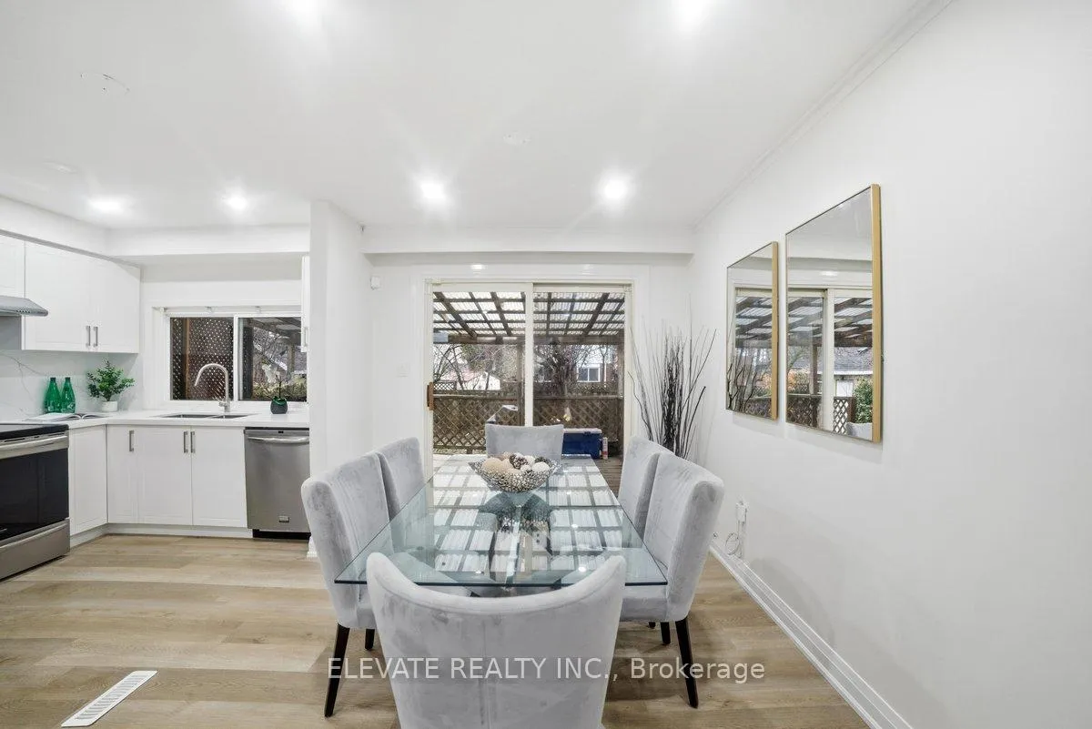 Photo 5 of 19 Madoc Drive, Brampton, Madoc — HOMEH