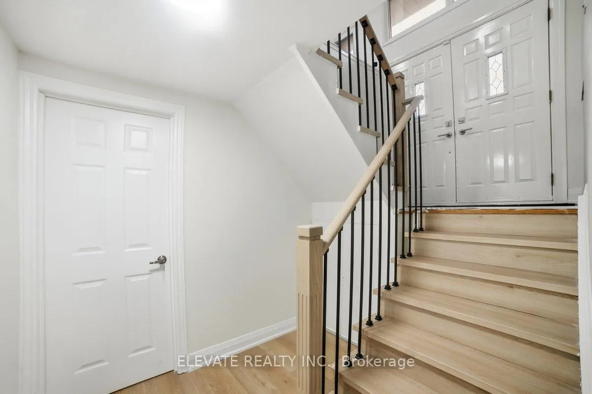 Photo 19 of 19 Madoc Drive, Brampton, Madoc — HOMEH