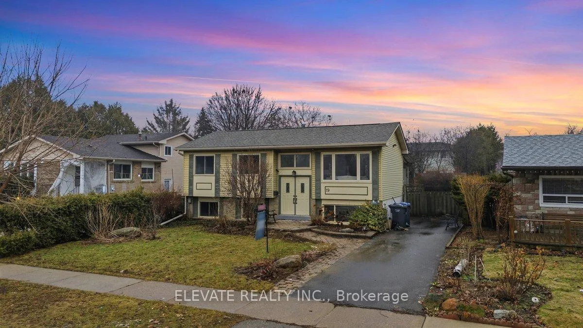 Photo 25 of 19 Madoc Drive, Brampton, Madoc — HOMEH