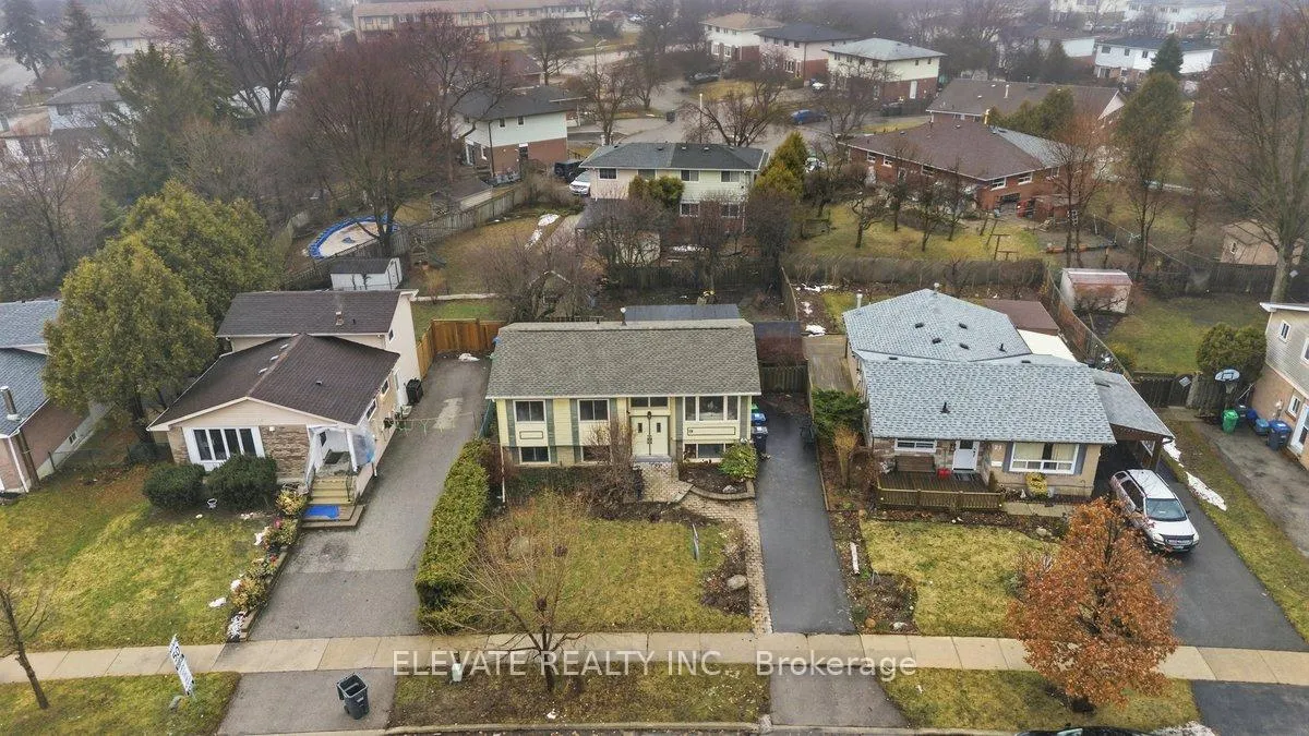 Photo 27 of 19 Madoc Drive, Brampton, Madoc — HOMEH