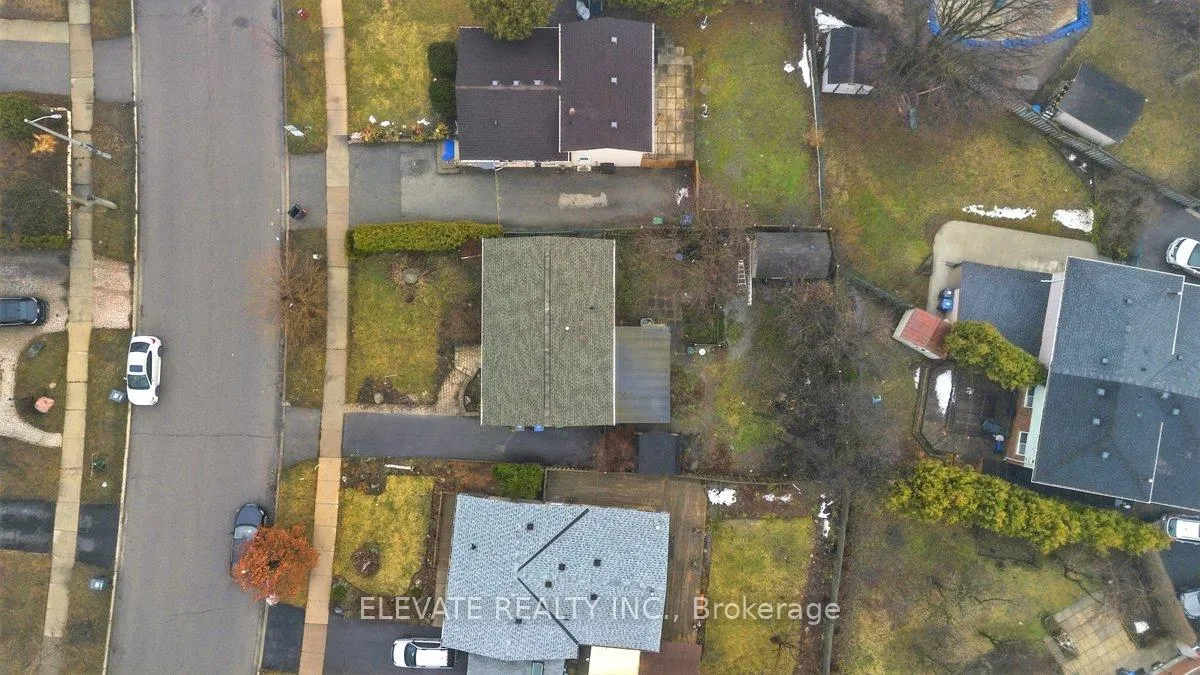 Photo 28 of 19 Madoc Drive, Brampton, Madoc — HOMEH