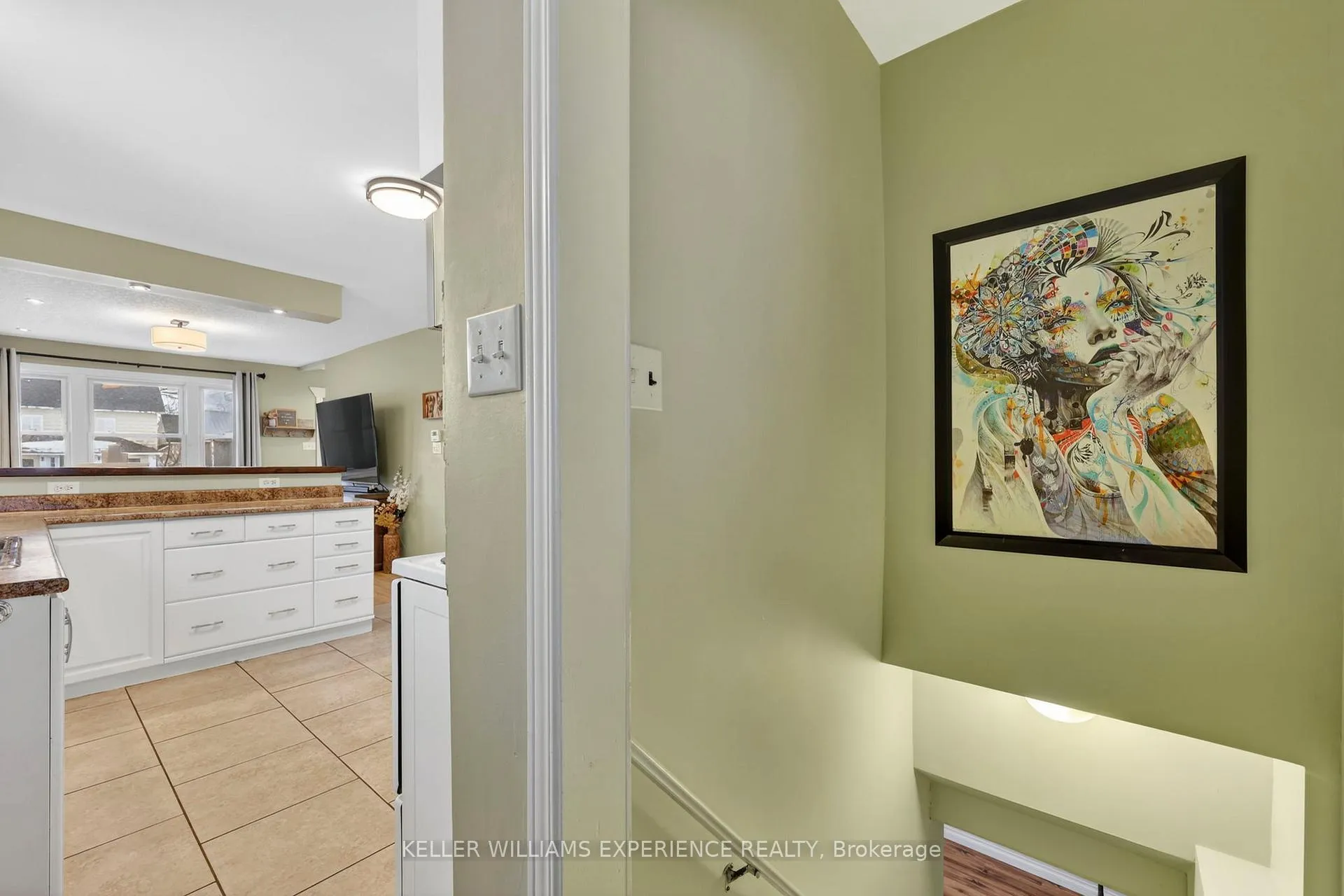 Photo 26 of 32 Henry Street, Barrie, Queen's Park — HOMEH