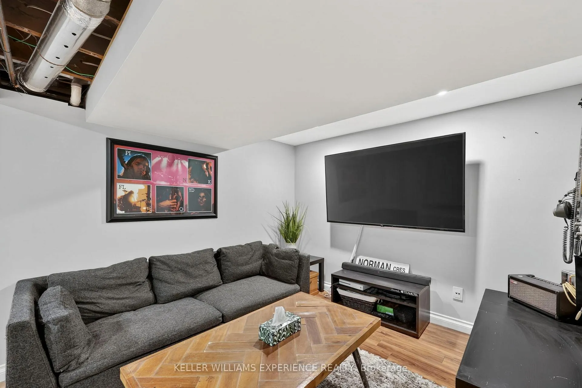 Photo 30 of 32 Henry Street, Barrie, Queen's Park — HOMEH