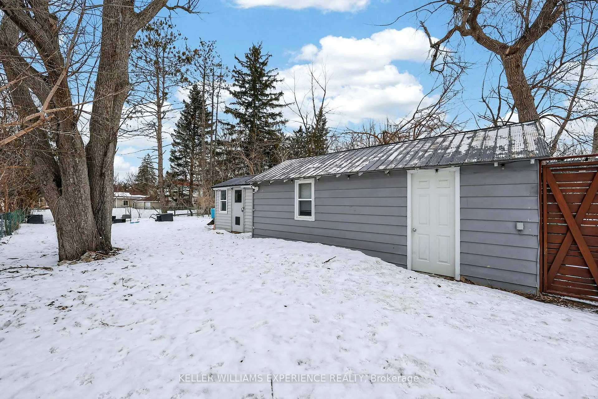 Photo 41 of 32 Henry Street, Barrie, Queen's Park — HOMEH