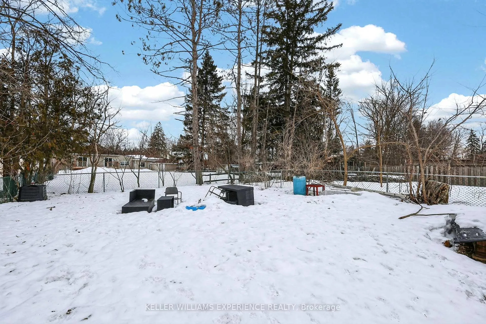 Photo 42 of 32 Henry Street, Barrie, Queen's Park — HOMEH