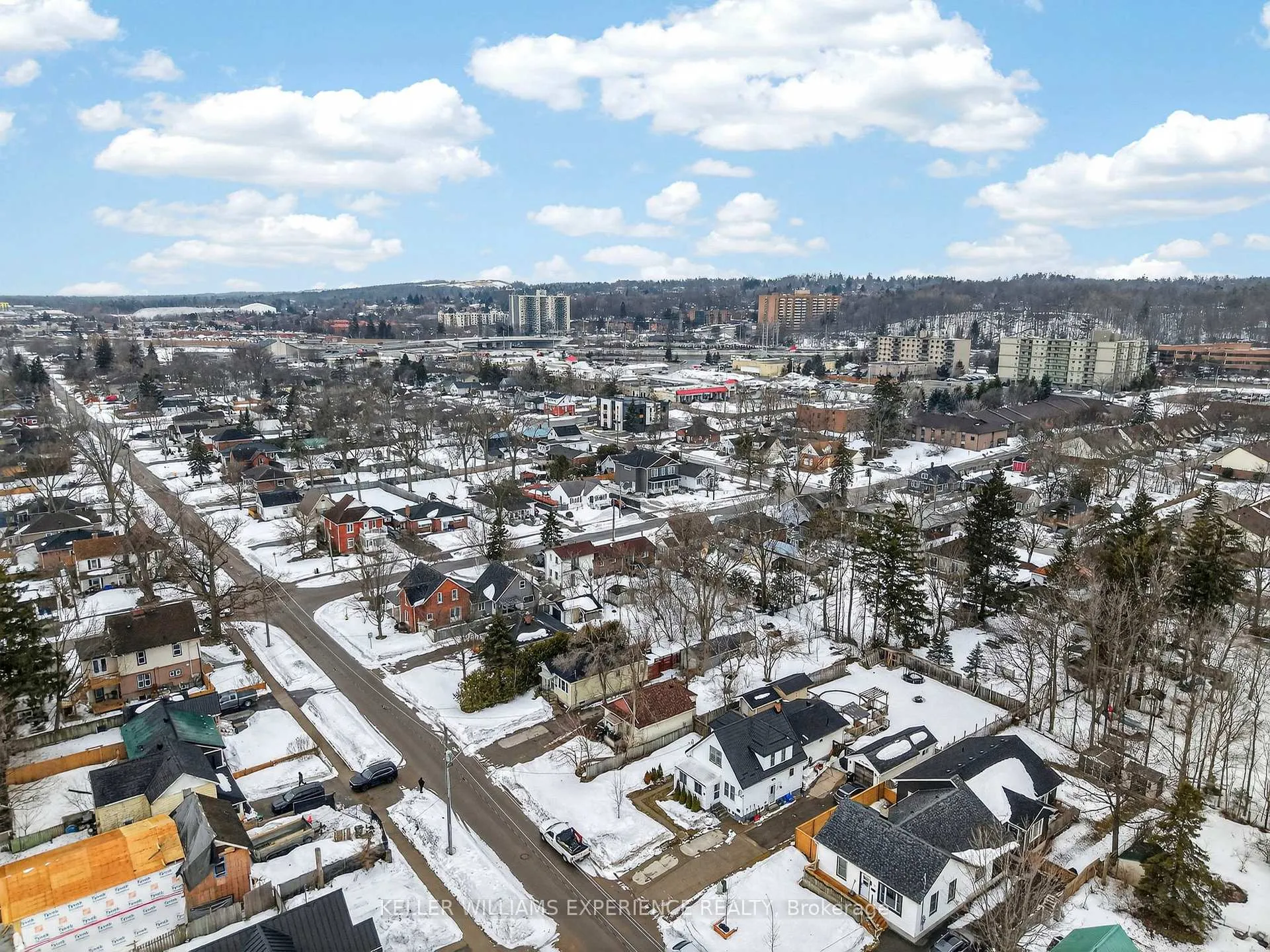 Photo 48 of 32 Henry Street, Barrie, Queen's Park — HOMEH