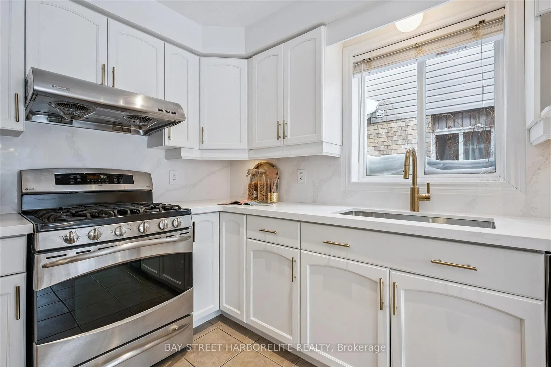 Photo 11 of 128 Clough Crescent, Guelph, Pineridge/Westminster Woods — HOMEH