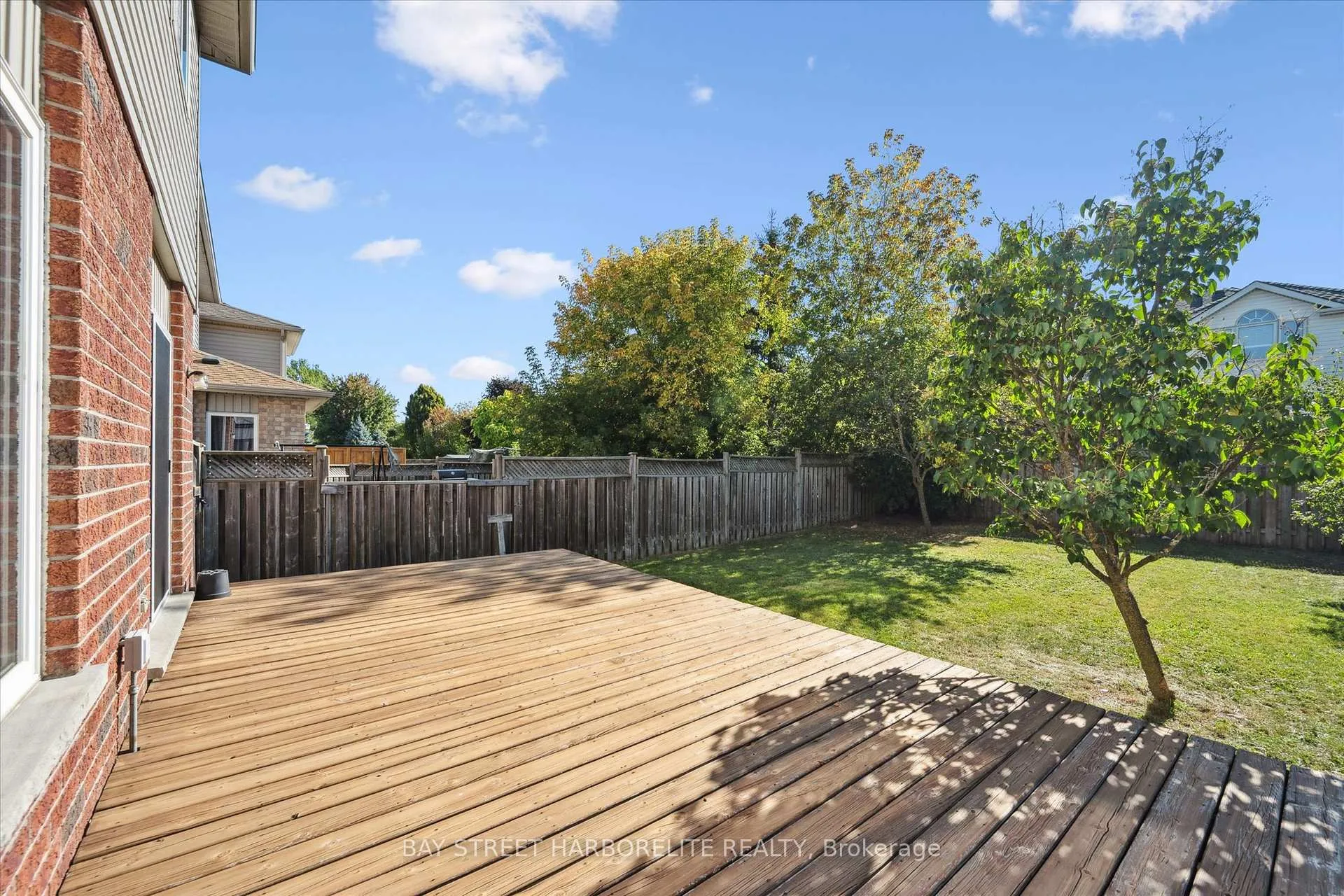 Photo 24 of 128 Clough Crescent, Guelph, Pineridge/Westminster Woods — HOMEH