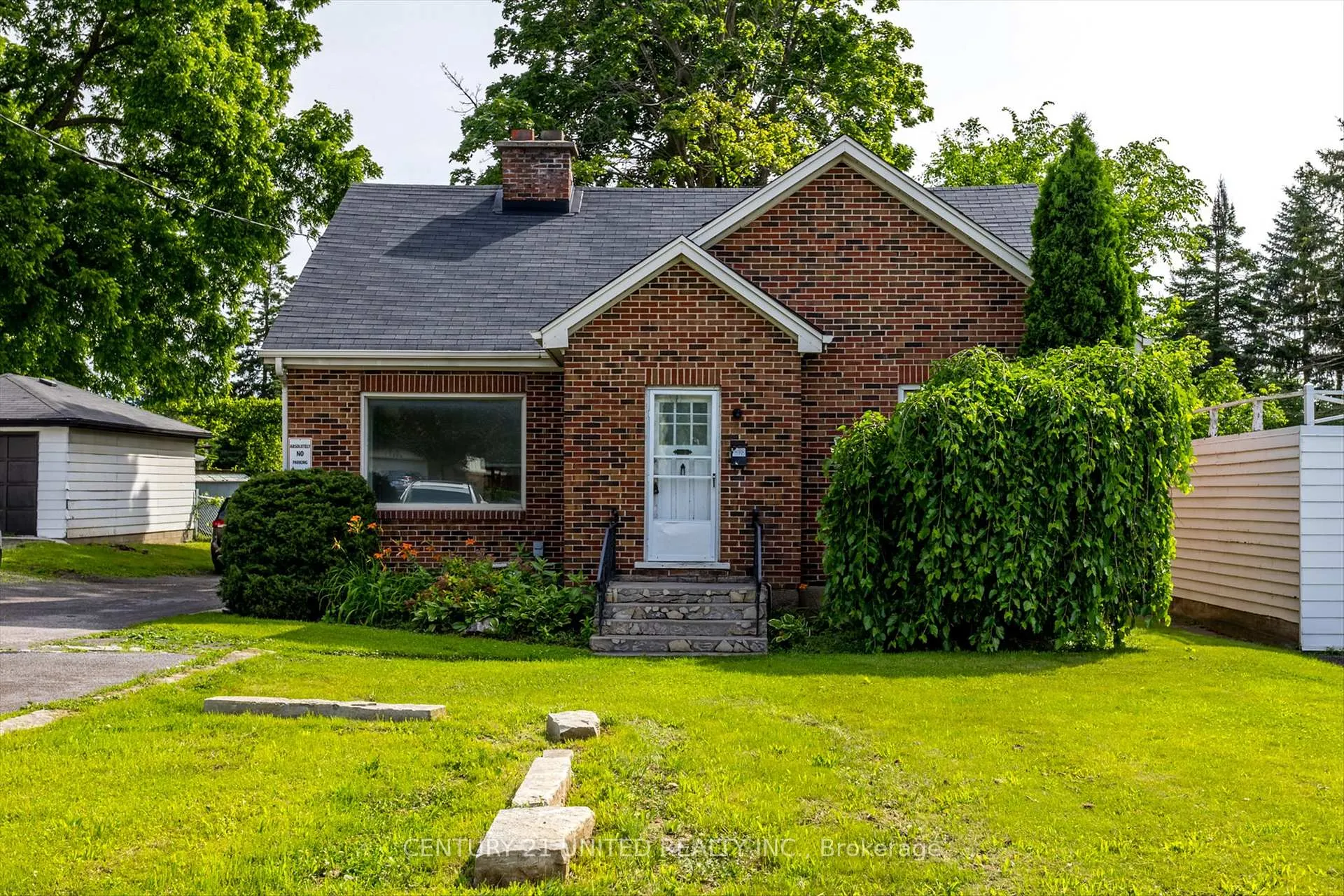 Photo 1 of 878 Chemong Road, Peterborough, Northcrest Ward 5 — HOMEH