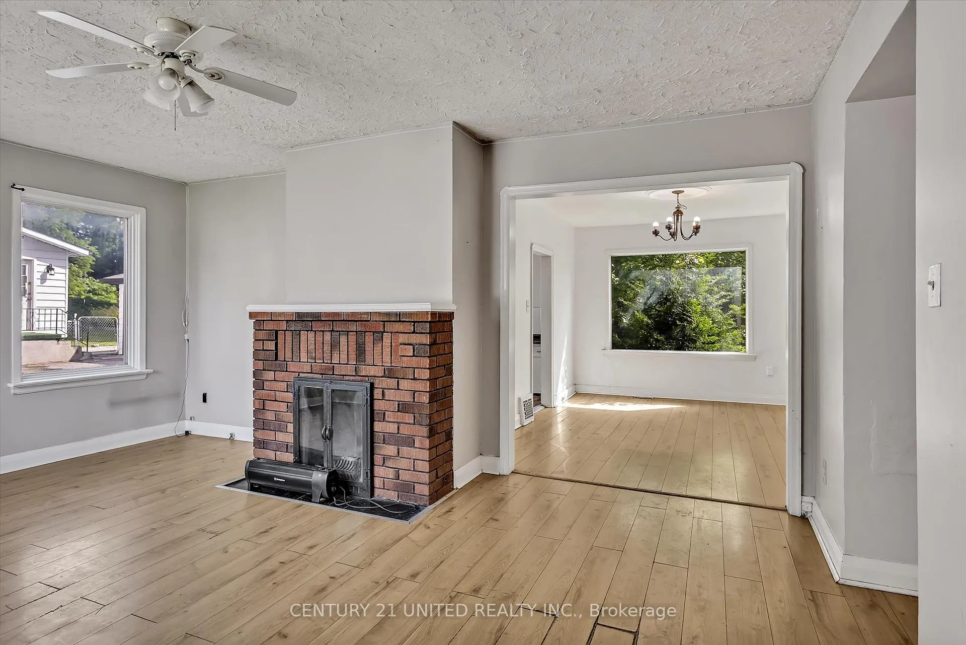 Photo 5 of 878 Chemong Road, Peterborough, Northcrest Ward 5 — HOMEH